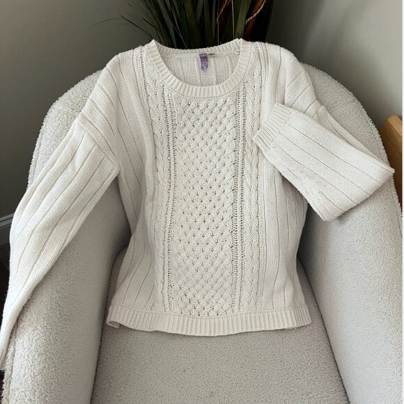 Pearl Sweater - Picture 1 of 4